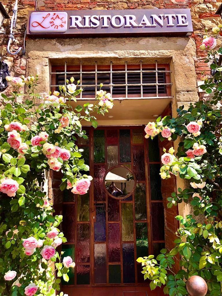 Hotel Logge Dei Mercanti Monte San Savino Exterior photo