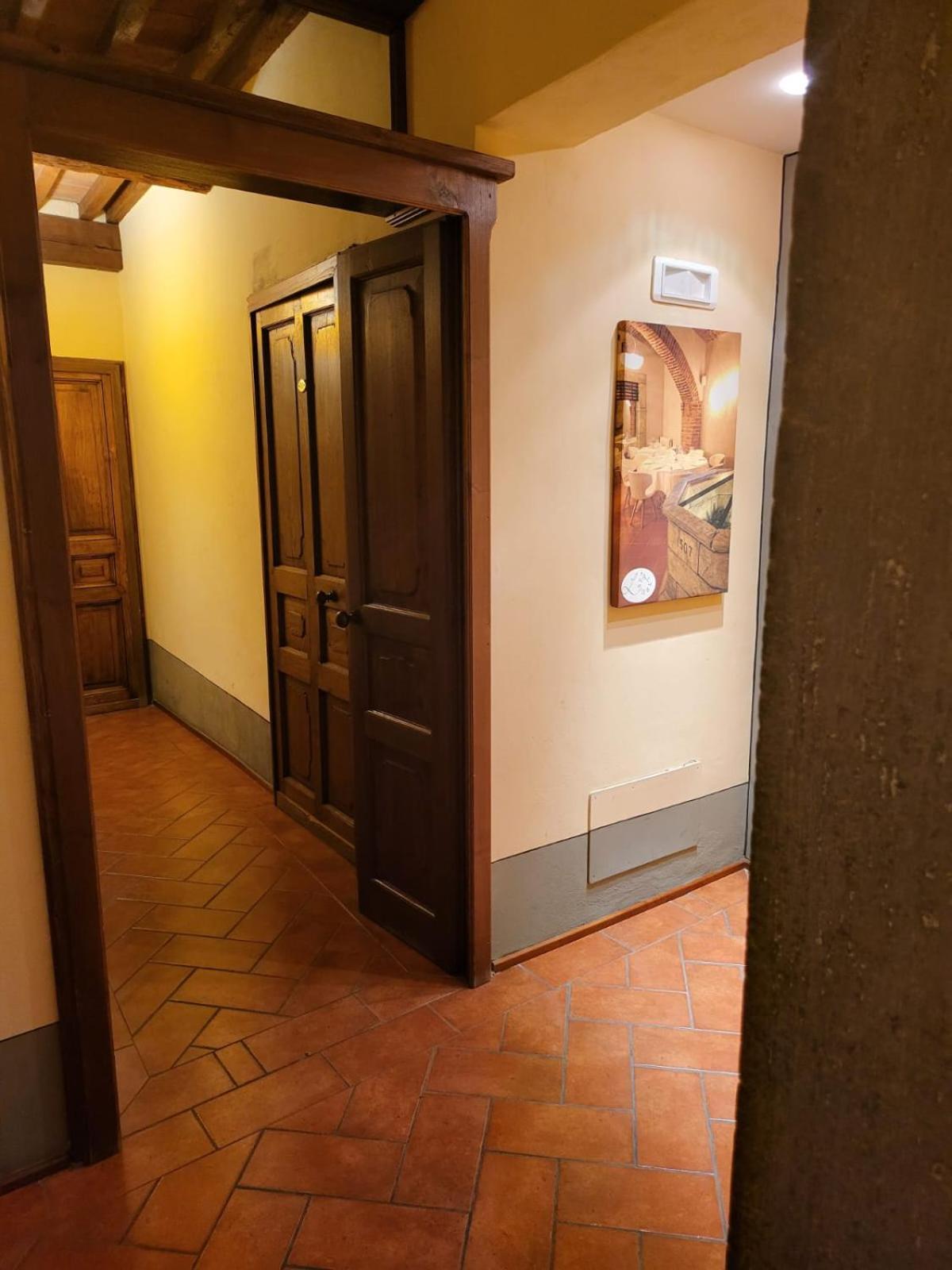 Hotel Logge Dei Mercanti Monte San Savino Exterior photo