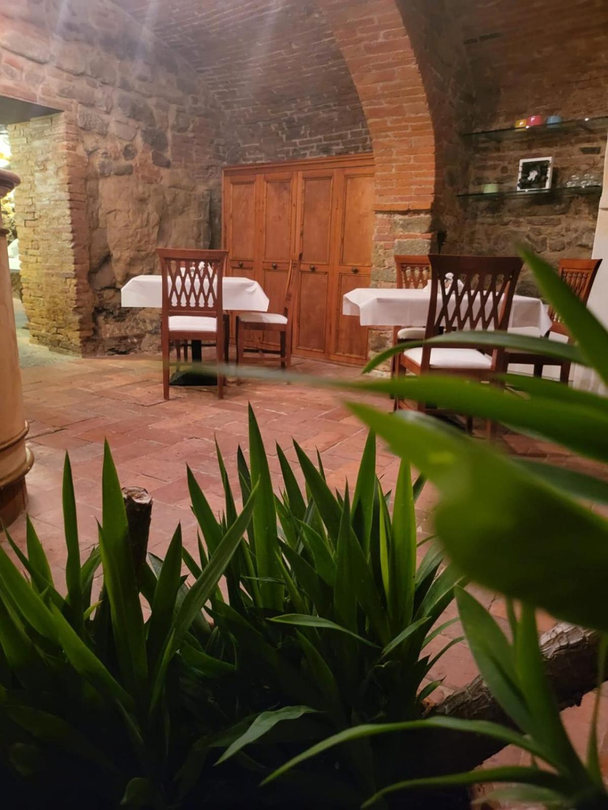 Hotel Logge Dei Mercanti Monte San Savino Exterior photo